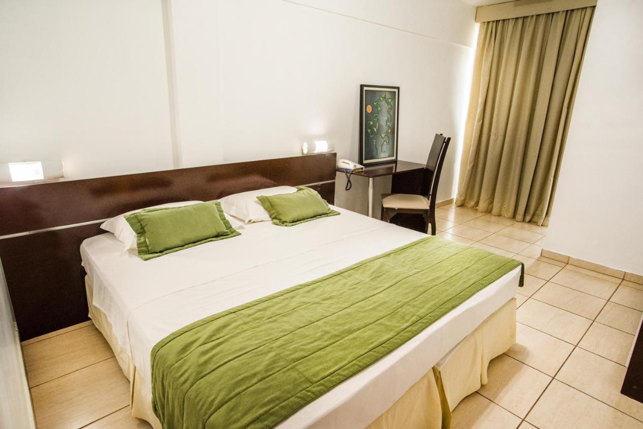 Podium Apart Hotel Varginha  Exterior photo