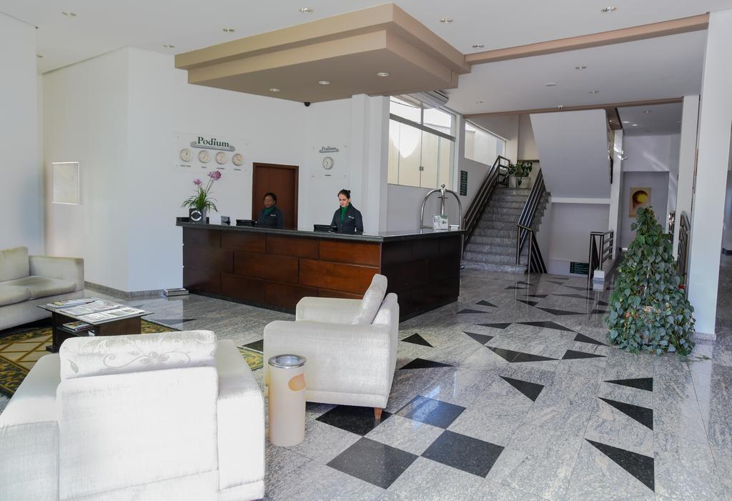 Podium Apart Hotel Varginha  Exterior photo